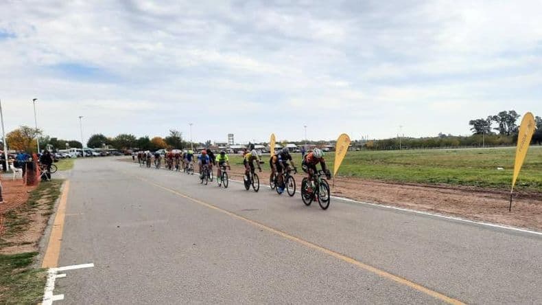 El segundo Gran Premio de Ciclistas Unidos Pergamino fue para el nicoleño Hugo Velázquez