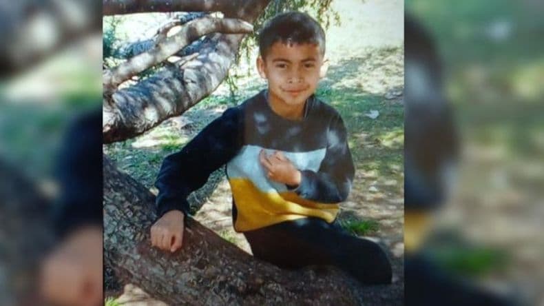 Comparten imagen de un niño para dar con su paradero