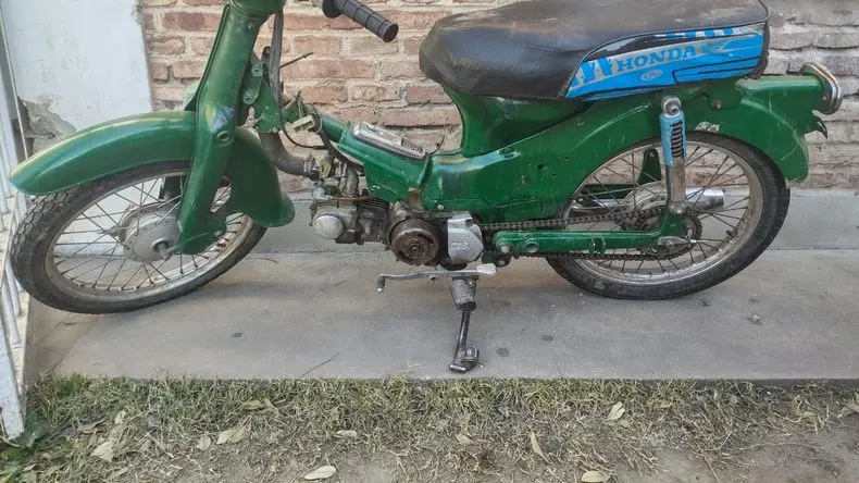 Robo de una moto frente a la plaza San José: fue seguida por las cámaras y recuperada cerca del Arroyo