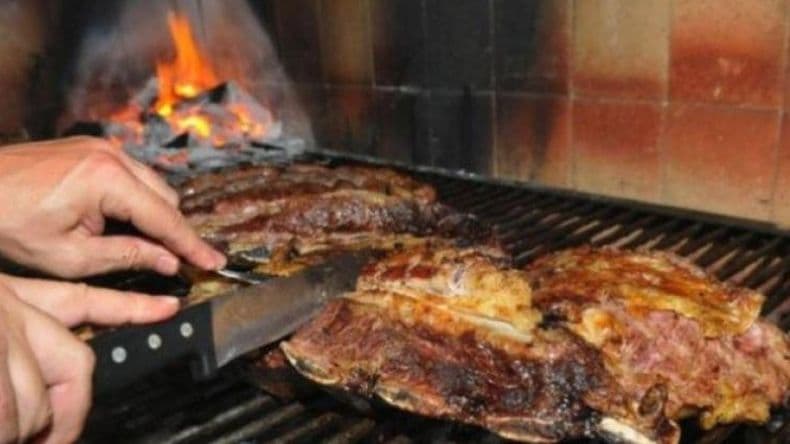 El consumo de carne cayó a un nivel récord y el asado pasó a ser un lujo
