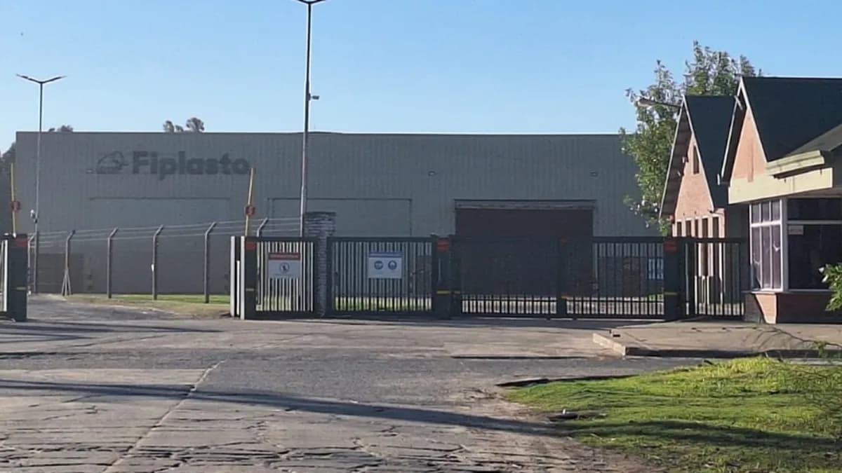 Ramallo: Fiplasto advierte posibles cortes de gas y reduce su producción en plena crisis energética