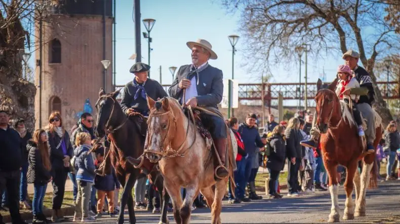 Pergamino celebra el Día de la Independencia con desfile, tradiciones y sabores patrios
