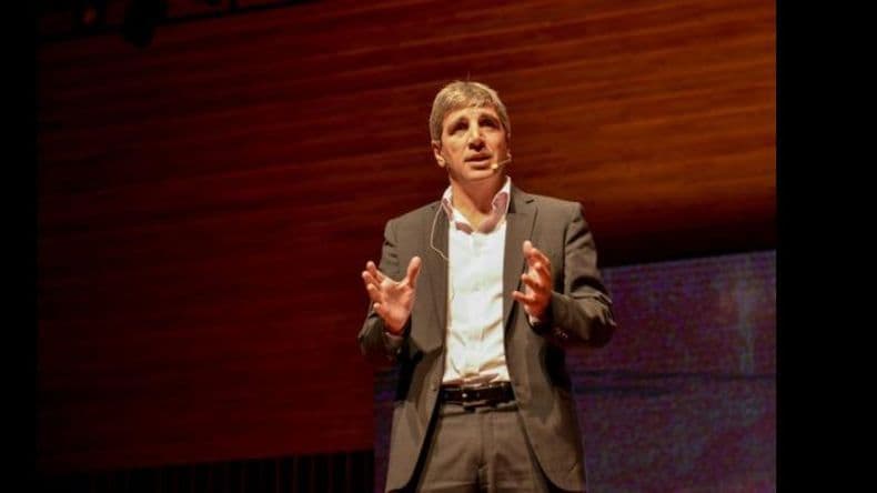 Caputo agradeció a Milei y dijo que va a "dejarlo todo para darle una alegría a los argentinos"