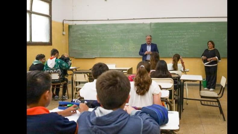 Inició el ciclo lectivo: Martínez deseó que los chicos tengan derecho a educarse