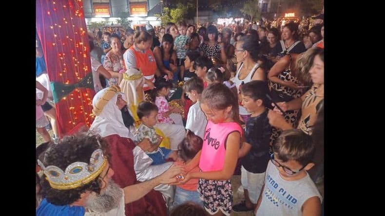 Derramando su magia, Melchor, Gaspar y Baltazar pasaron por Pergamino