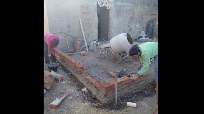 Emprender: el curso de albañilería se dicta en cuatro barrios de la ciudad
