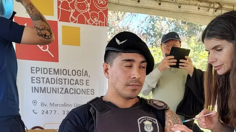 Fundación Julio Maiztegui vacunó a más de 230 personas contra la FHA en la Expo Rural