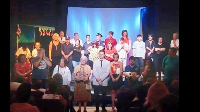 El Grupo de Actores Especiales reestrena "Esperando la carroza"