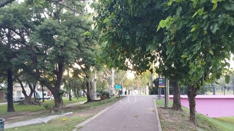 Murió un joven atropellado por una moto que circularía a alta velocidad por el terraplén del Arroyo