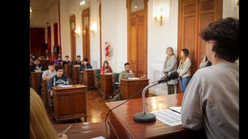 Hoy habrá reunión de comisiones del Parlamento Estudiantil