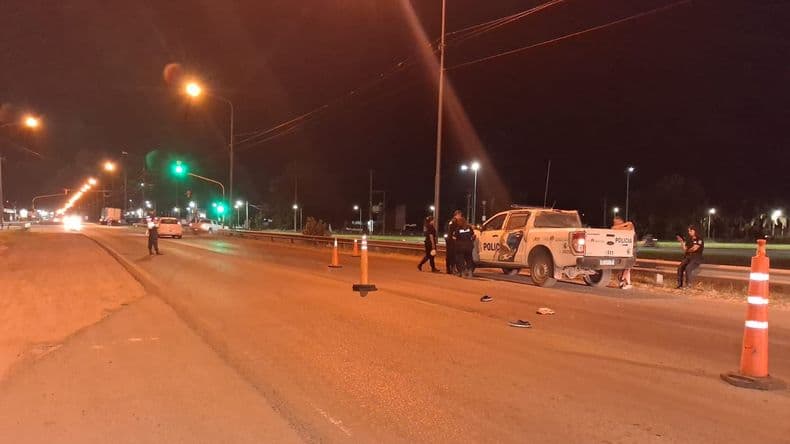 Un sujeto en situación de calle, que habitualmente pide en el medio de la ruta, fue atropellado por un camión