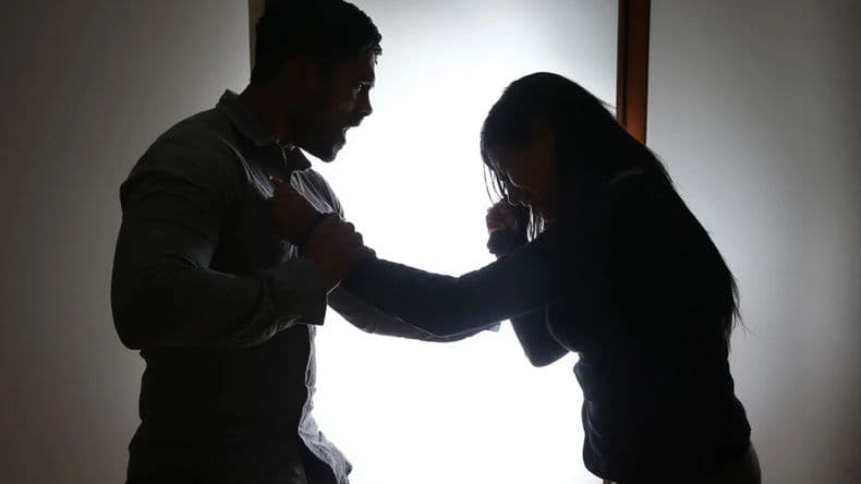 Violencia de género: una joven policía fue agredida por su novio y no quiso denunciarlo