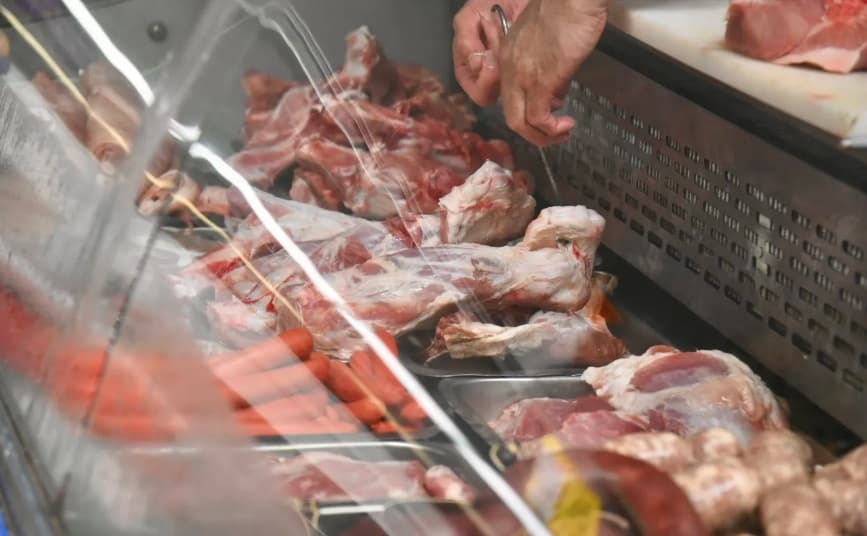 El consumo de carne cayó 11,5% en la primera mitad del año y llegó a su punto más bajo en 30 años