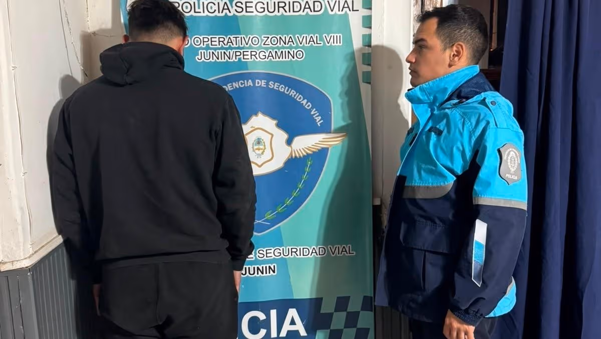 Junín: detuvieron al conductor de una grúa que transportaba dos vehículos robados con documentación falsa