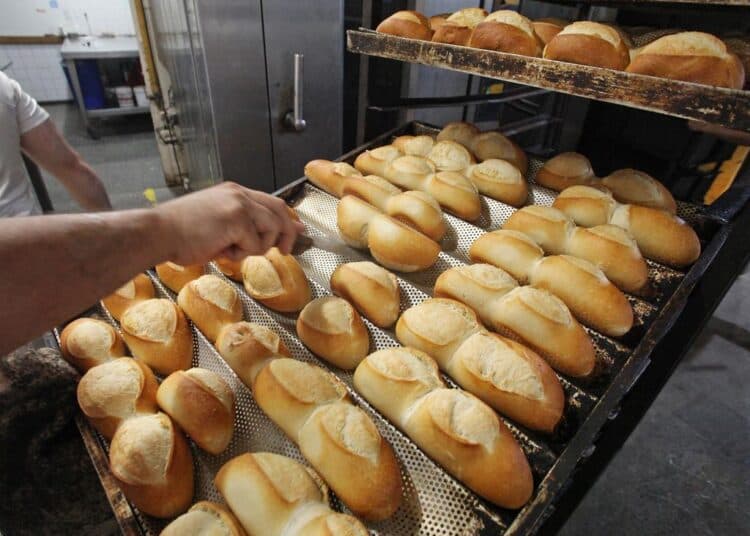 Panaderías bonaerenses enfrentan una caída del consumo, aumento de costos y fuerte competencia informal