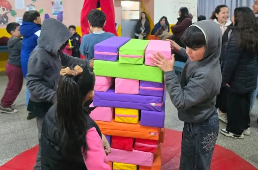 Vacaciones de invierno en Salto: cientos de familias disfrutaron de una jornada recreativa en barrio Valacco