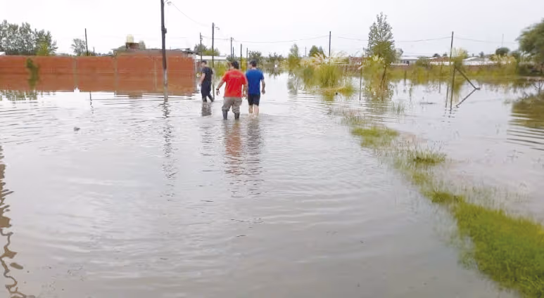 Zárate: Alerta por El Niño, crece la preocupación en barrios inundables y vecinos reclaman obras pendientes