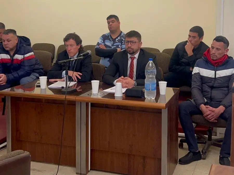 Condenan a prisión a un padre, su hijo y un cómplice por un violento asalto a la moradora de una casa