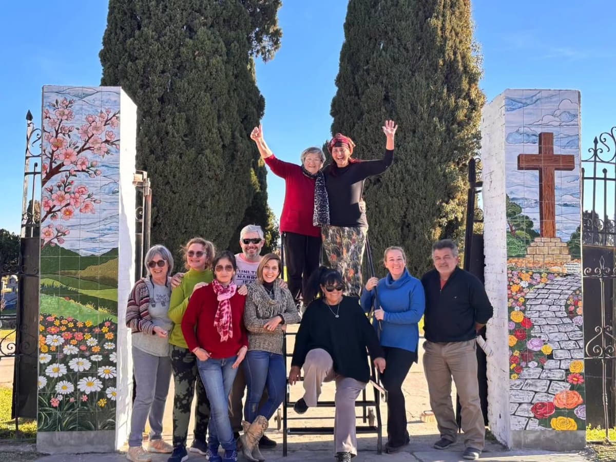 San Pedro: Mural artístico y solidario: una nueva obra fue instalada en el Cementerio de Gobernador Castro