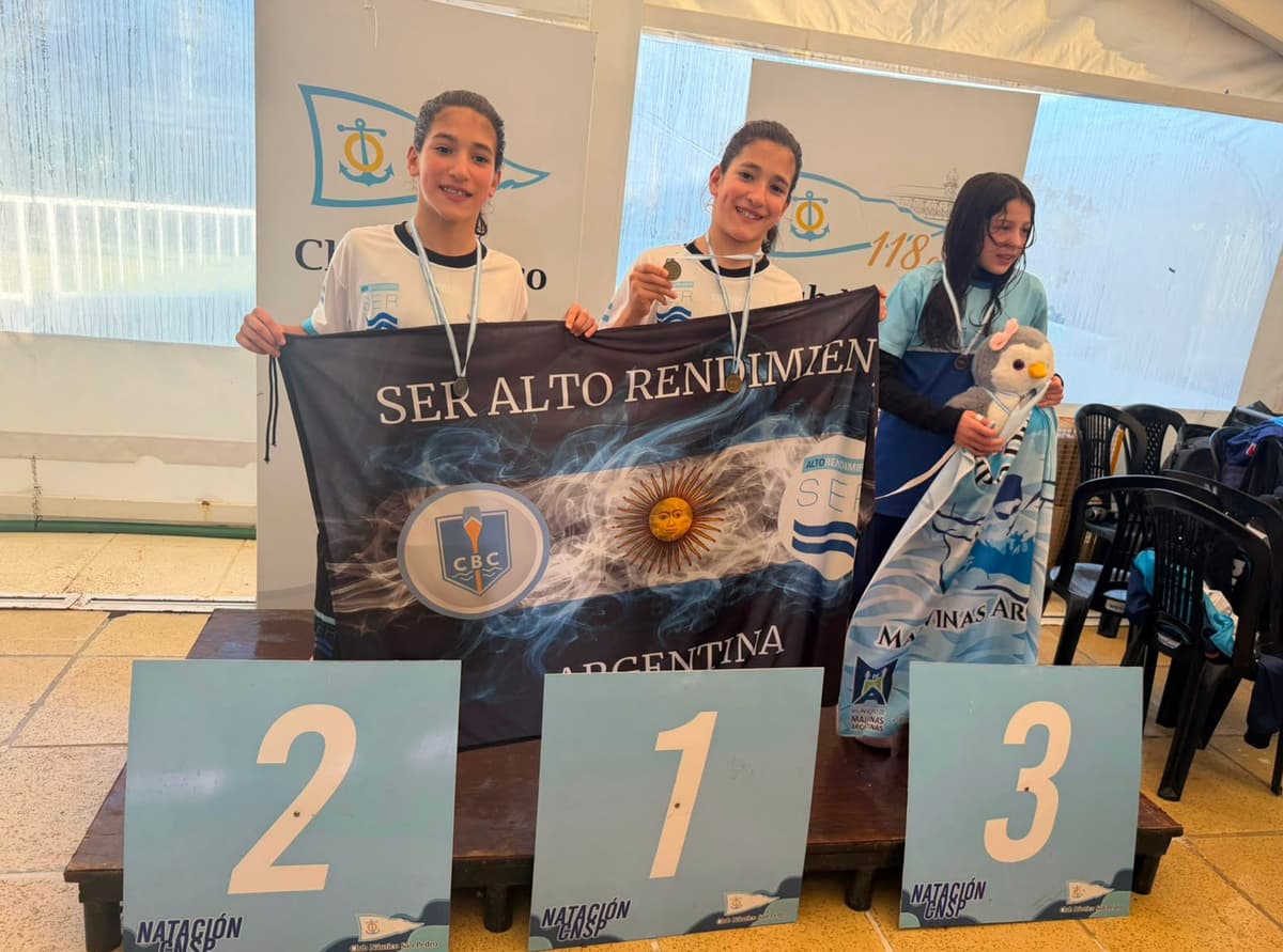 Triunfos, podios y buenas marcas para nadadores de Pergamino en San Pedro