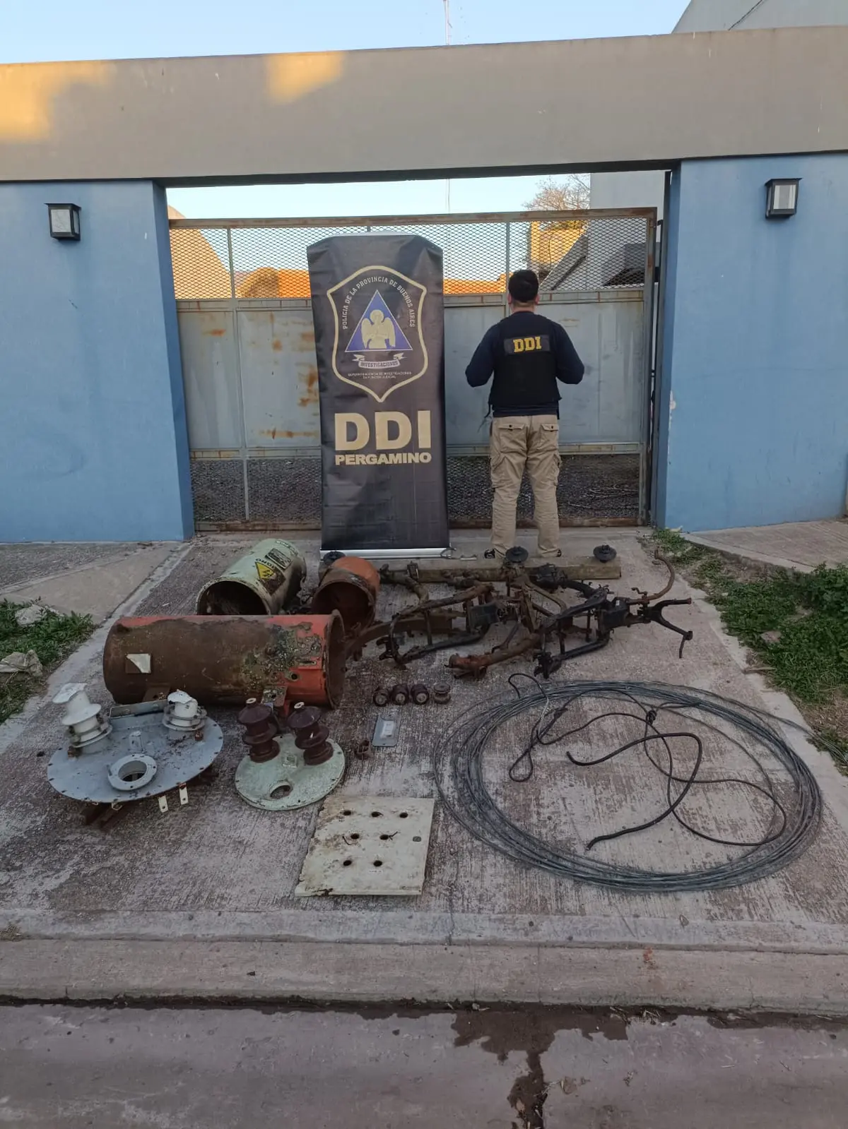 Dos sujetos quedaron aprehendidos por el robo de cables en la zona sur