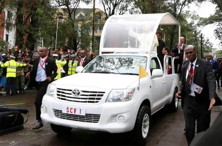 Dos Toyota Hilux de Zárate serán los papamóviles de León XIV en Argentina
