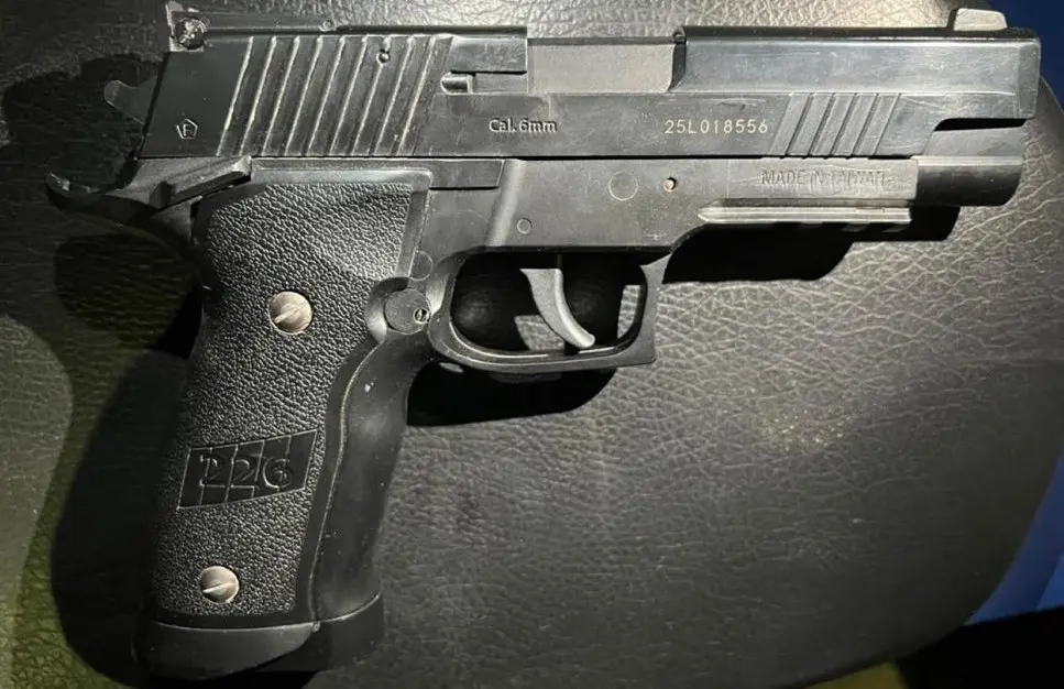 Tres aprehendidos con una moto robada: dos eran menores y llevaban una réplica de arma de fuego