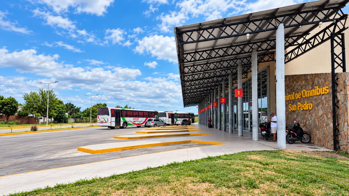 Volvió el colectivo entre San Pedro, San Nicolás y Zárate: horarios y tarifas