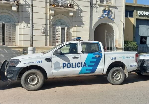 Arrecifes: policías dispararon contra un auto y dos jóvenes de Pergamino sufrieron heridas graves